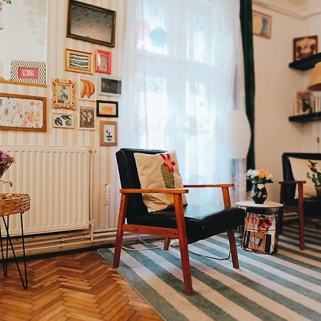 Flat In Historic Villa With Your Own Private Garden, Near City Park Budapeste Exterior foto
